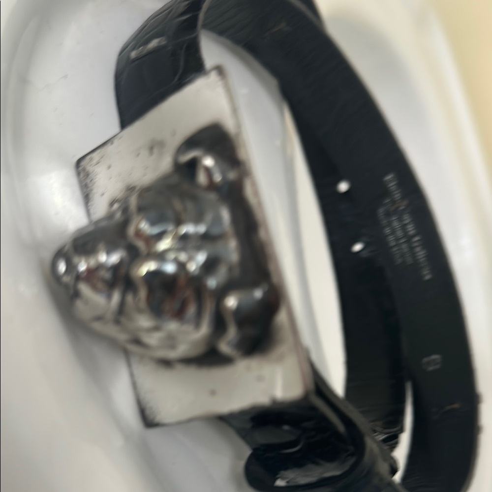 Silver and Black Elaine Coyne belt vintage missing one small head in back